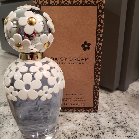 Marc Jacobs - Picture 1 of 1